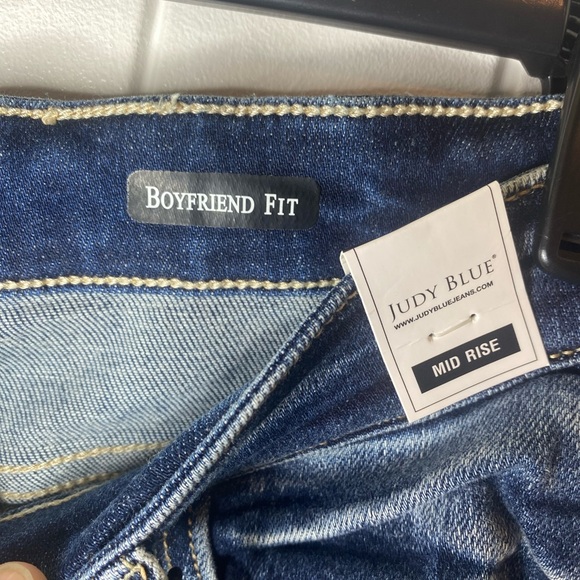 Judy Blue medium wash distressed mid rise boyfriend jeans size 11/30 NWT - Picture 7 of 9